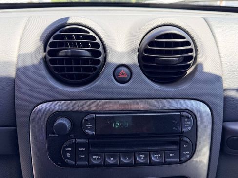 Used 2006 Jeep Liberty Renegade AWD/4WD image 16