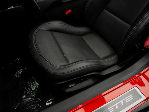 Used 2019 Chevrolet Corvette Z06 RWD image 35