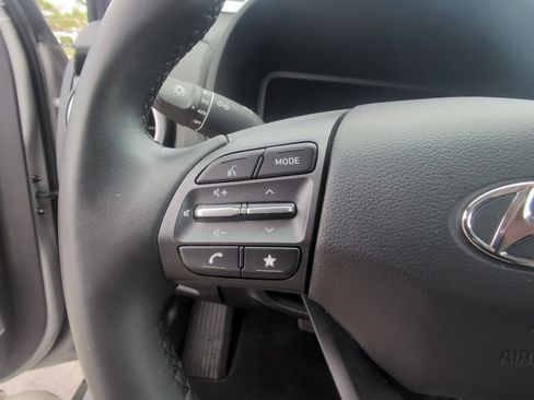 Used 2023 Hyundai Kona Limited AWD/4WD image 14