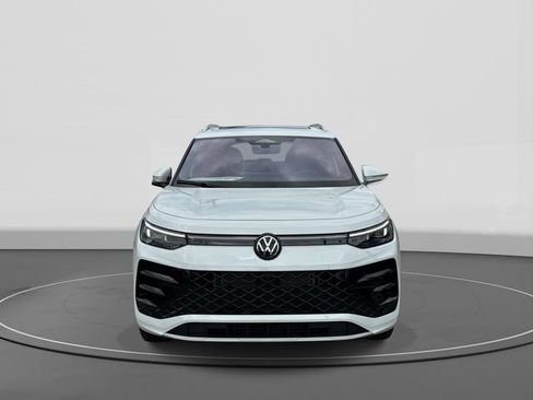 New 2026 Volkswagen Tiguan SEL R-Line AWD/4WD image 2
