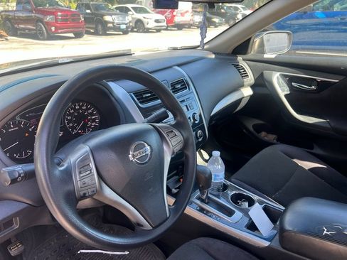 Used 2013 Nissan Altima 2.5 S FWD image 9