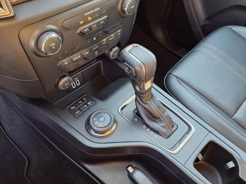 Used 2020 Ford Ranger Lariat w/ Equipment Group 501A Mid image 9