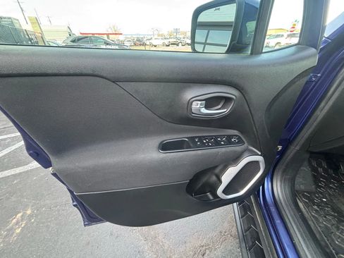 Used 2018 Jeep Renegade Latitude w/ Trailer Tow Group image 11