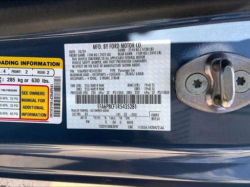 Used 2024 Ford Mustang GT Premium RWD image 37