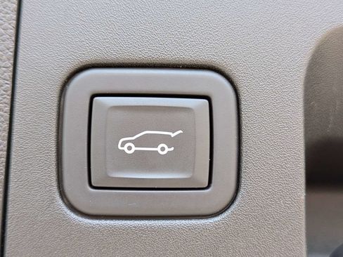 Used 2024 Cadillac XT4 Premium Luxury FWD image 16