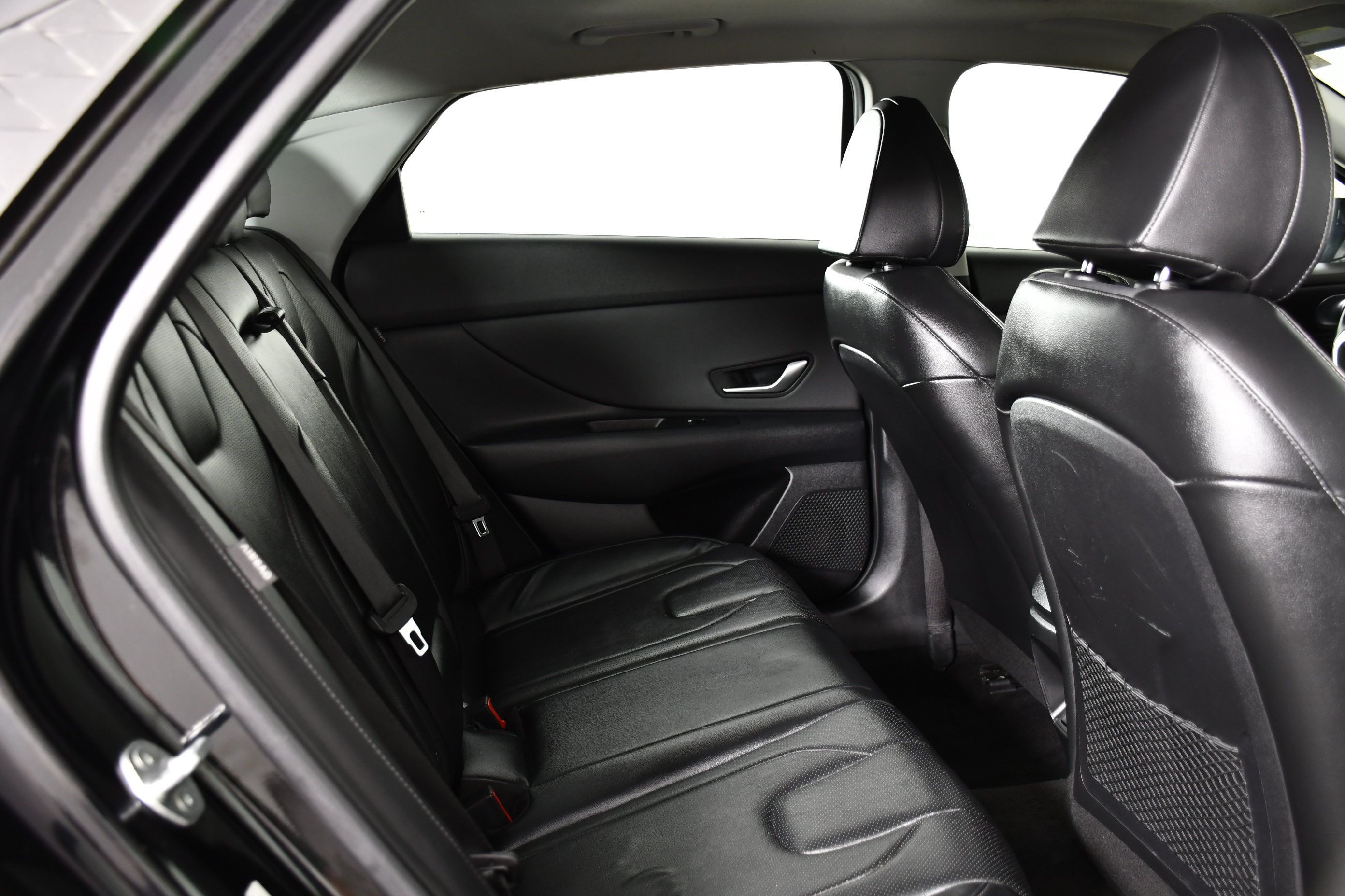Used 2025 Hyundai Elantra Limited FWD image 36