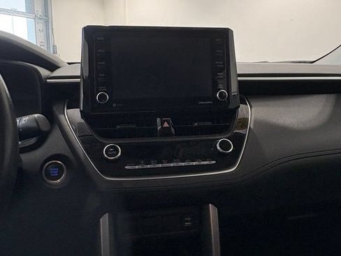 Used 2022 Toyota Corolla Cross LE AWD/4WD image 18