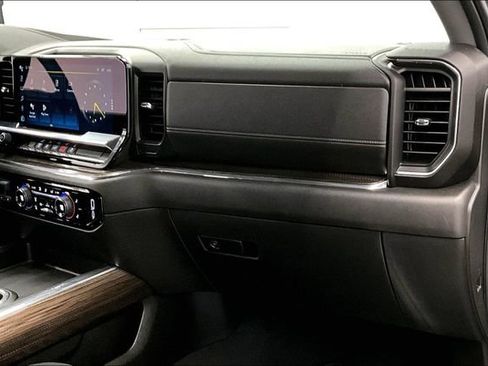 Used 2024 Chevrolet Silverado 3500 LT w/ Convenience Package image 16