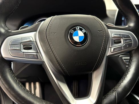 Used 2019 BMW 750i xDrive w/ M Sport Package image 18