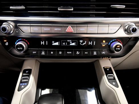 Certified 2022 Kia Telluride SX w/ SX Prestige Package image 29