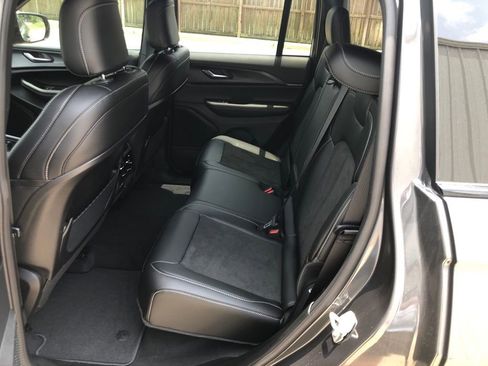 New 2025 Jeep Grand Cherokee Altitude image 38