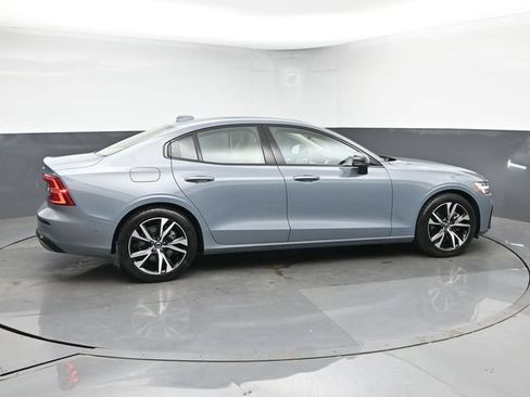 Used 2023 Volvo S60 B5 Plus FWD image 9