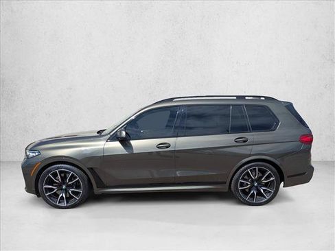 Used 2022 BMW X7 xDrive40i w/ M Sport Package AWD/4WD image 8