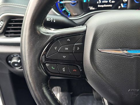 Used 2021 Chrysler Pacifica Touring-L w/ Uconnect Theater Family Group FWD image 51