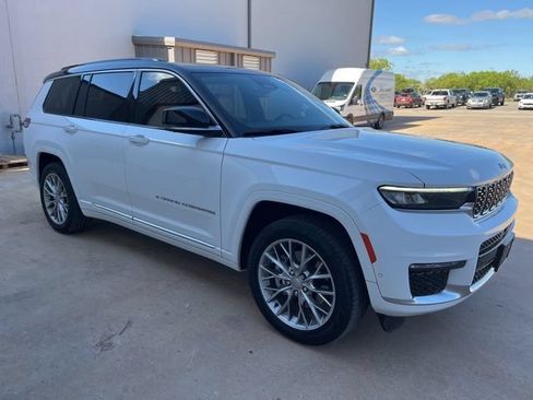 Used 2025 Jeep Grand Cherokee L Summit AWD/4WD image 3
