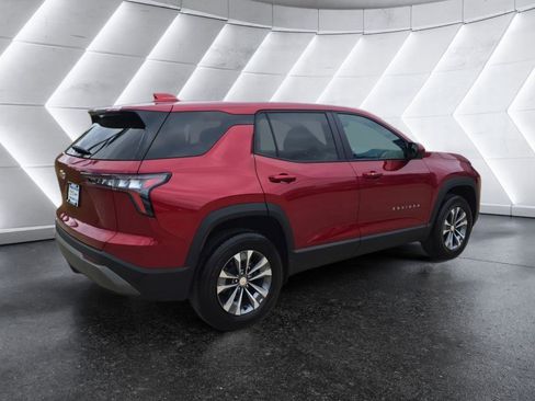 Used 2026 Chevrolet Equinox LT image 5