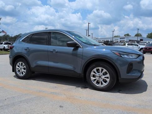 Certified 2023 Ford Escape Active w/ Tech Pack #1 AWD/4WD image 2