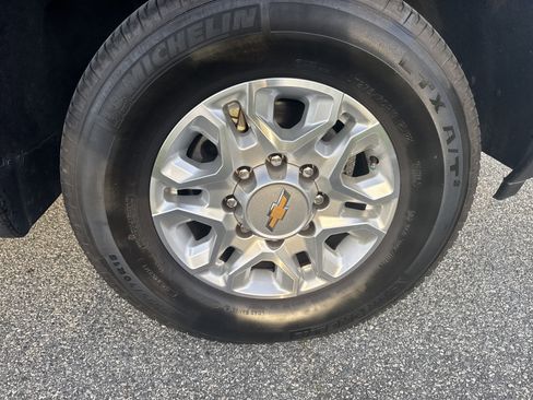 Certified 2024 Chevrolet Silverado 2500 LT image 12