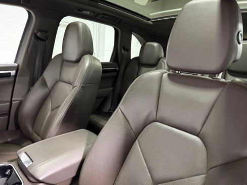 Used 2016 Porsche Cayenne AWD/4WD image 17