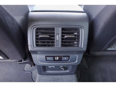 Used 2023 Audi Q5 2.0T Premium w/ Convenience Package AWD/4WD image 24