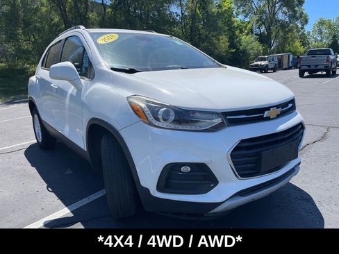 Used 2018 Chevrolet Trax LT AWD/4WD image 2