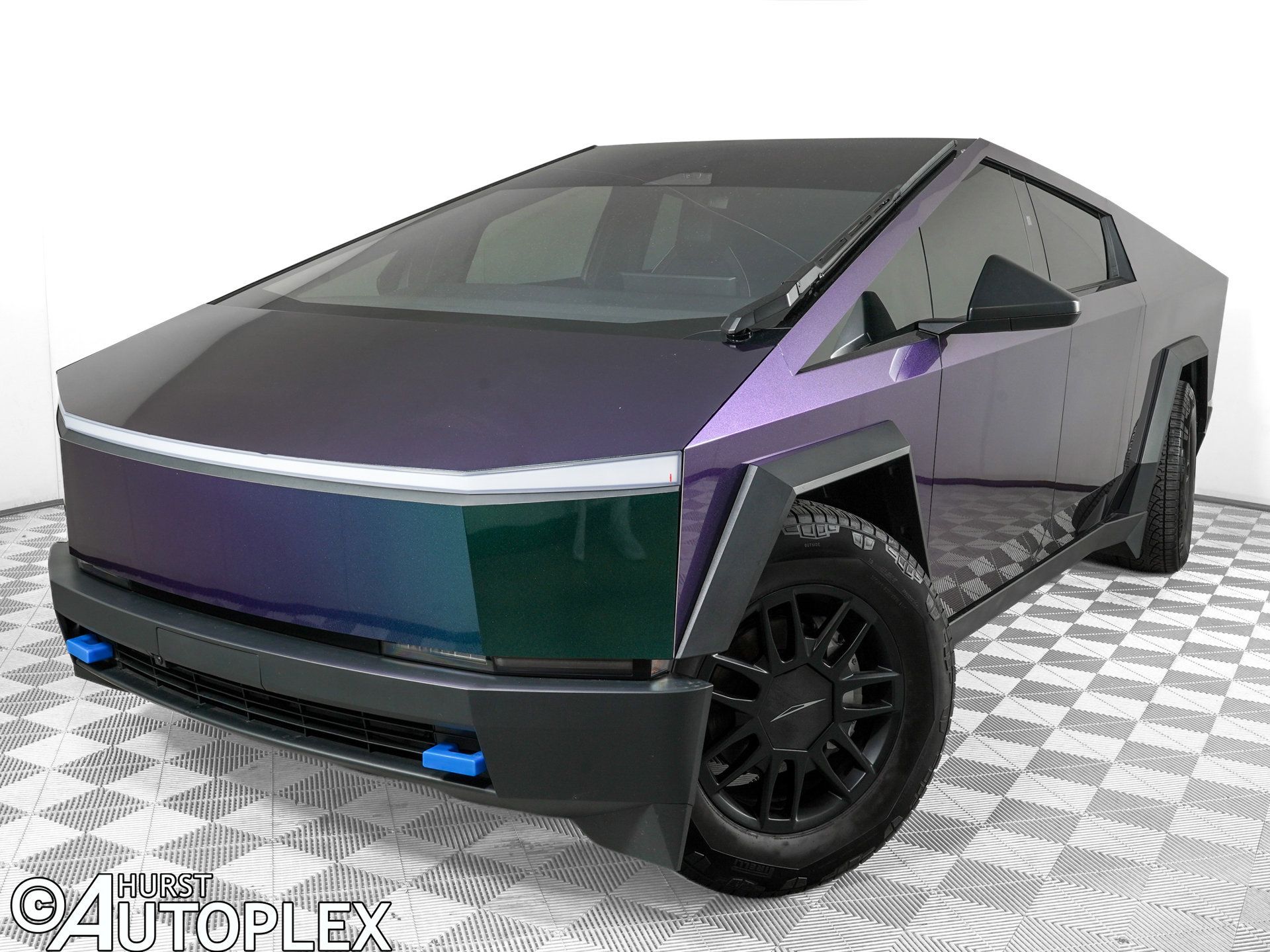 Used 2025 Tesla Cybertruck AWD Crew Cab image 1