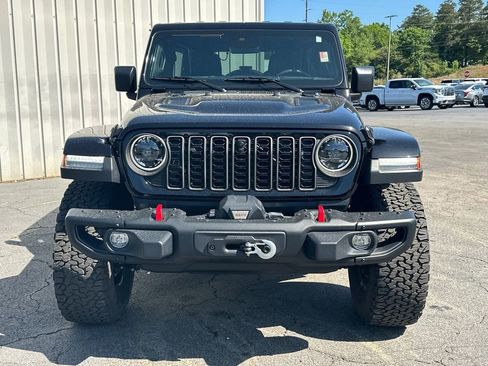 Used 2024 Jeep Wrangler Unlimited Rubicon AWD/4WD image 3