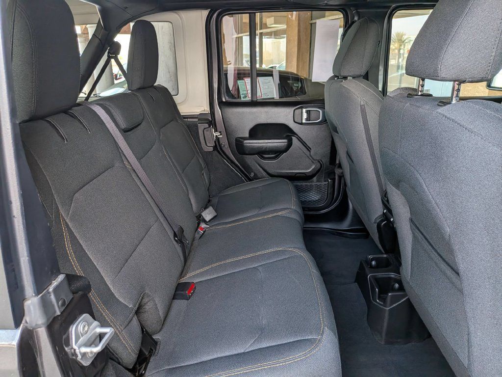 Used 2025 Jeep Wrangler Unlimited Sport AWD/4WD image 29