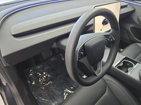 Used 2024 Tesla Model 3 Standard Range image 16