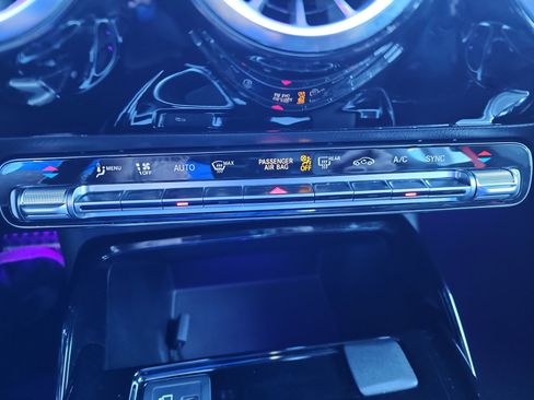 Certified 2022 Mercedes-Benz CLA 35 AMG 4MATIC image 23