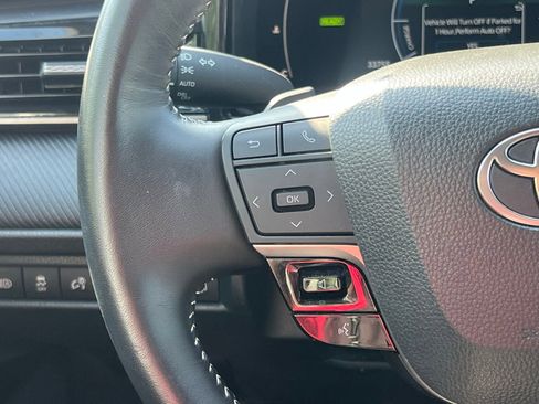 Used 2025 Toyota Camry SE FWD image 26