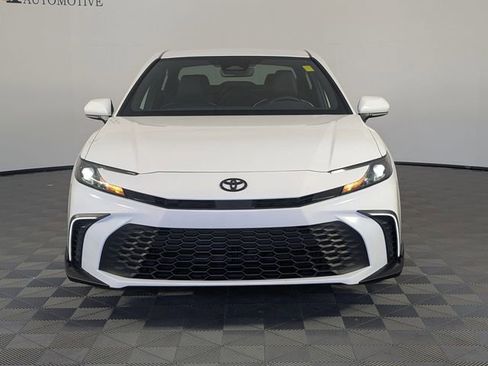 Used 2025 Toyota Camry SE w/ Convenience Package FWD image 3