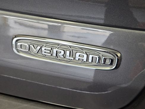 Used 2023 Jeep Grand Cherokee Overland RWD image 7