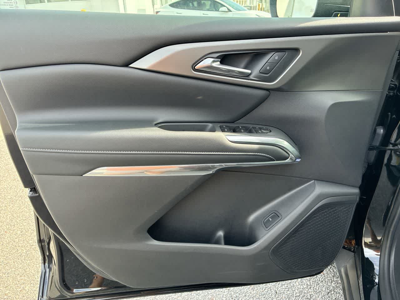 Used 2026 Chevrolet Traverse LT FWD image 22