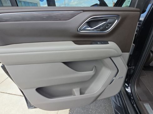 Used 2023 Chevrolet Suburban LT AWD/4WD image 36