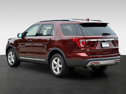 Used 2016 Ford Explorer XLT w/ Equipment Group 202A AWD/4WD image 5