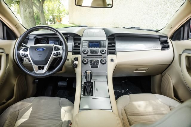 Used 2017 Ford Taurus SEL FWD image 7