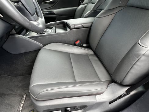 Certified 2025 Lexus ES 350 w/ Premium Package image 16