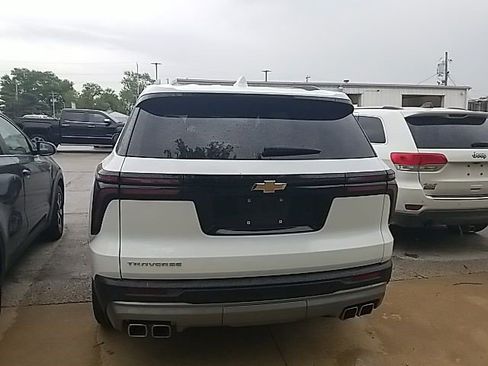 Certified 2025 Chevrolet Traverse LT FWD image 16