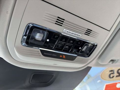 Used 2025 Lincoln Aviator AWD w/ Equipment Group 101A image 32