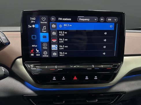 Used 2023 Volkswagen ID.4 Pro image 16