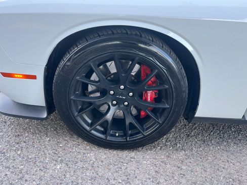 Used 2015 Dodge Challenger SRT Hellcat image 26