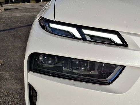 Certified 2023 BMW X7 xDrive40i w/ Executive Package image 9