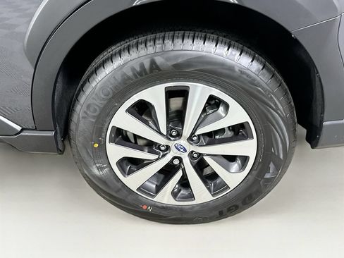 Used 2025 Subaru Outback Premium w/ Tech Package 1 AWD/4WD image 23
