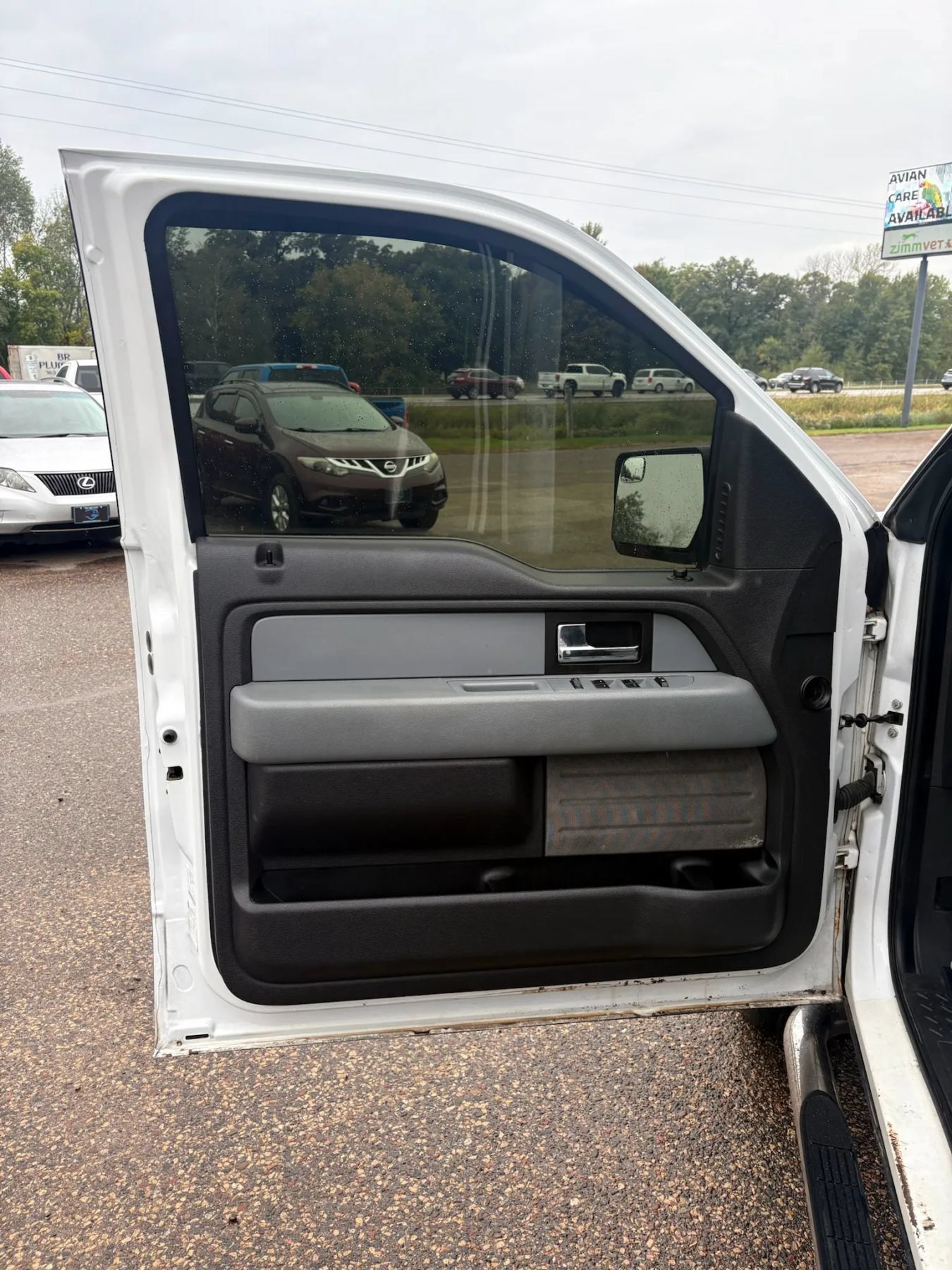 Used 2014 Ford F150 XLT w/ Equipment Group 301A Mid AWD/4WD image 13
