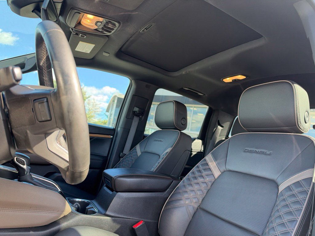 Used 2024 GMC Canyon Denali AWD/4WD image 16