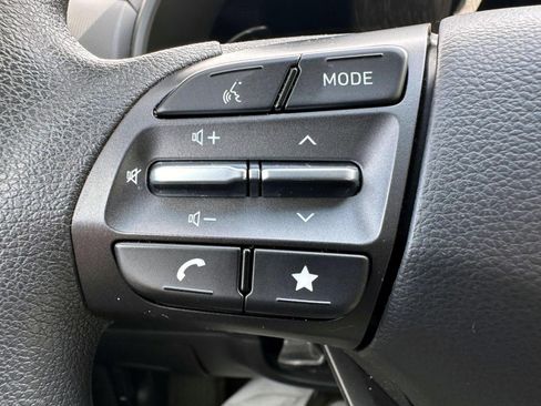 Used 2023 Hyundai Kona SE AWD/4WD image 17