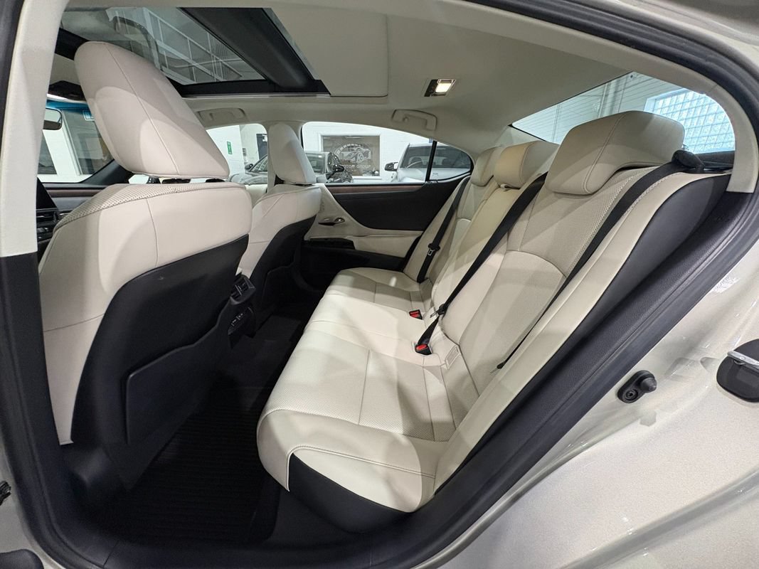 Used 2023 Lexus ES 350 w/ Premium Package FWD image 42