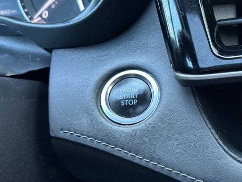 Used 2020 Toyota Highlander XLE AWD/4WD image 26