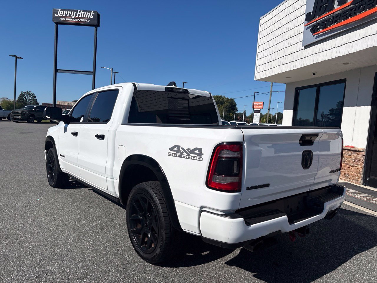 Used 2023 RAM 1500 Laramie AWD/4WD image 7